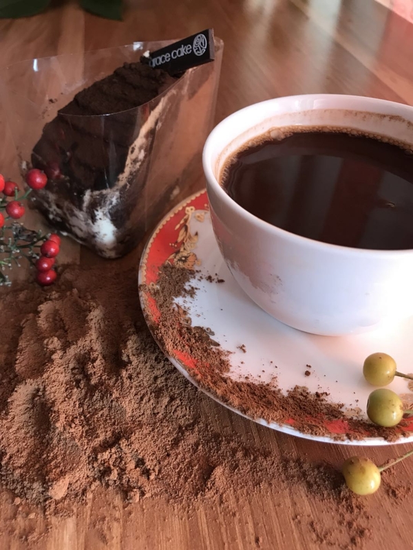 Brown Pure High Fat Cocoa Powder 100 % Cocoa Content For Some Chocolate Cakes